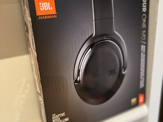 JBL Tour one M2