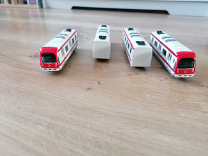Поезд метро. (3 фото из 5)