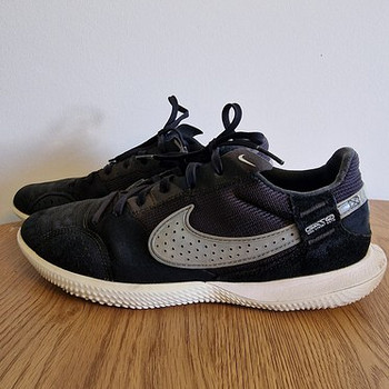 Korralikud nahast NIKE Street Gato jalgpallijalatsid/putsad
