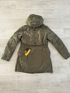 Новый Parajumpers XS (2 фото из 6)