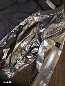 Ориг. куртка Calvin Klein -S (2 фото из 3)