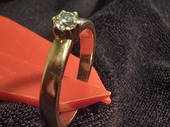Kuld sõrmus teemandiga 585 proov (№L1068)