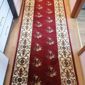 Ковровая дорожка в отличном состоянии