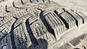 Зимние Шины Hankook 185/65 R15 (2 фото из 3)