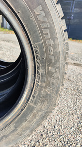 Зимние Шины Hankook 185/65 R15 (3 фото из 3)