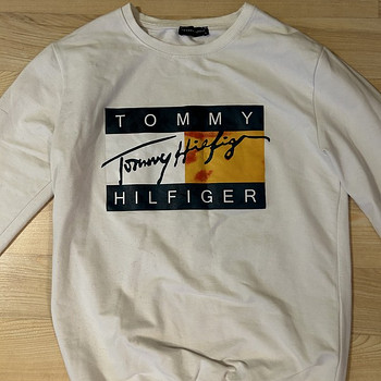 Tommy Hilfiger pusa