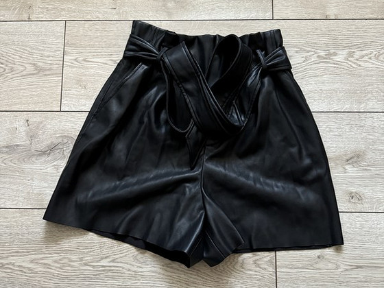 Шорты кож.зам. (Zara)