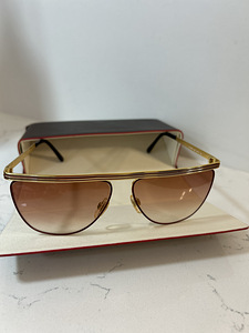 Originaalsed Fendi päikeseprillid (2 foto / 9)