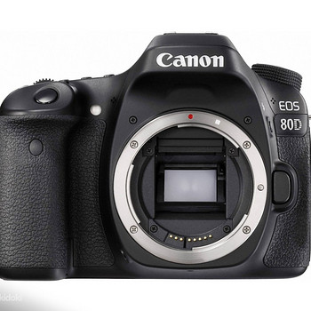 Зеркальная камера Canon EOS80D