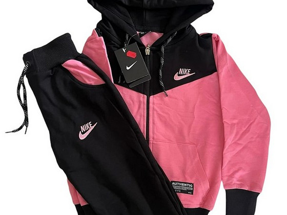 Спортивный комплект NIKE
