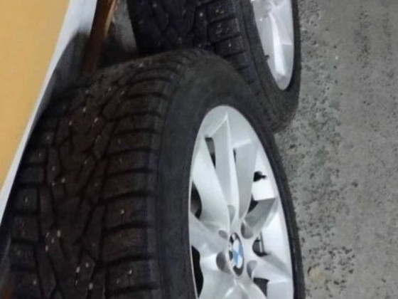BMW 16 tolli originaal valuveljed naasterehvidega