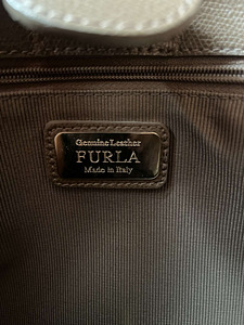 Furla (2 foto / 3)