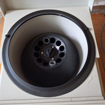 Продаётся heraeus labofuge 200