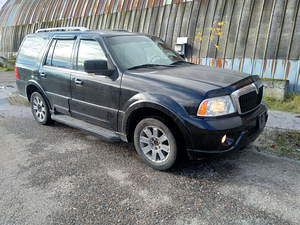 Lincoln Navigator varuosadeks (2 foto / 10)