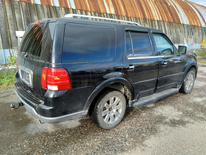 Lincoln Navigator varuosadeks (3 foto / 10)