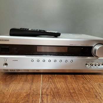 Onkyo TX-SR577 Audio Video Receiver 
