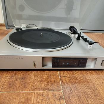 Sansui P-D10 2-Speed Automatic Return Turntable