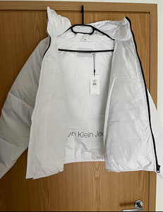 Новая куртка Calvin Klein размер M (3 фото из 4)