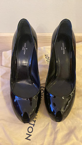 Louis Vuitton 39,5 номер. Оригинал. (2 фото из 6)