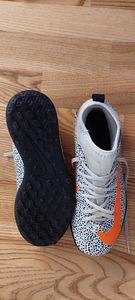 Jalgpalli jalanõud Nike 35.5 (3 foto / 3)