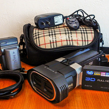 JVC GS-TD1-B 3D Стереоскопическая видеокамера