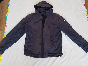 Весенняя куртка*Tommy Hilfiger* (1 фото из 2)