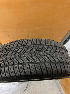 BMW 17" Ultragrip Perfomance 5x112 (3 foto / 5)