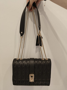 Сумка Guess (1 фото из 3)