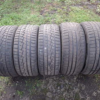 255 40 20 Pirelli 5mm 2tk, Yokohama 4mm 3tk M+S