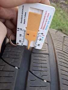 255 40 20 Pirelli 5mm 2tk, Yokohama 4mm 3tk M+S (3 foto / 10)