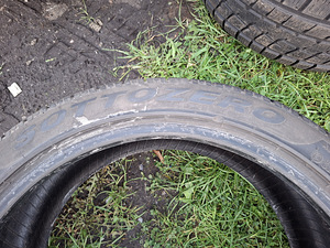 255 40 20 Pirelli 5mm 2tk, Yokohama 4mm 3tk M+S (8 foto / 10)