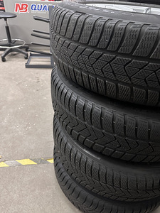 Talverehvid PIRELLI SOTTOZERO 3 225/60 R18 104H M+S RUN FLAT (1 foto / 7)