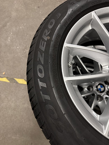 Talverehvid PIRELLI SOTTOZERO 3 225/60 R18 104H M+S RUN FLAT (2 foto / 7)