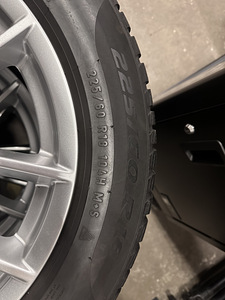 Talverehvid PIRELLI SOTTOZERO 3 225/60 R18 104H M+S RUN FLAT (4 foto / 7)