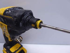 Kruvikeraja Dewalt DCF620 + AKU 2.0ah (5 foto / 5)