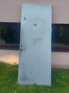 Suur uks. Tsingitud metall. (3 foto / 3)