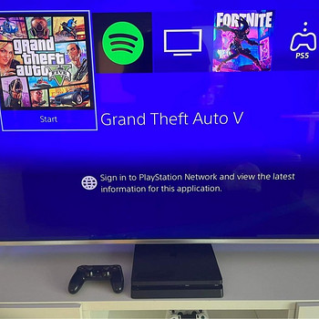 ОБМЕН ИНТЕРЕСУЕТ / ПРОДАЖА PS PLAYSTATION 4 slim 500gb