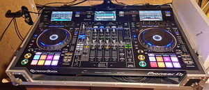 DJ контроллер Pioneer DDJ-RZX (1 фото из 3)