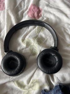 Наушники JBL (3 фото из 4)