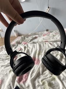 Наушники JBL (4 фото из 4)