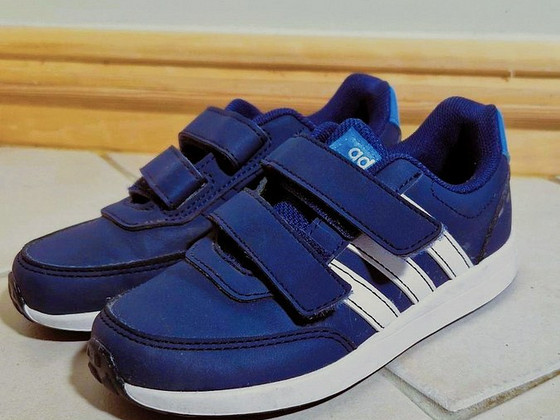 Кроссовки детские Adidas, 28 размер