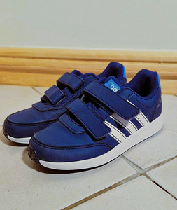 Laste tossud Adidas, suurus 28 (1 foto / 2)