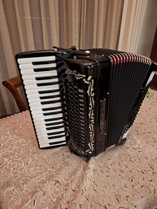Аккордеон Bugari Armando Juniorfisa (1 фото из 3)