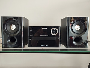 Музыкальный центр PHILIPS MCM1150/12 (8 фото из 8)
