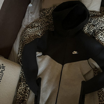 Продам Nike Tech Fleece