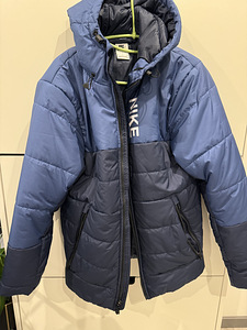 Куртка Nike s (1 фото из 4)