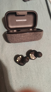 Müüa bluetooth kõrvaklapid Sennheiser Momentum True Wireless (2 foto / 2)