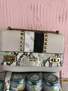 Продам сумку GUESS (1 фото из 1)