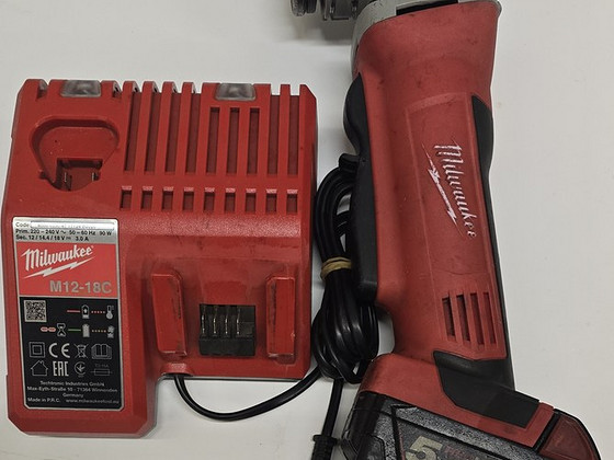 Болгарка Milwaukee HD18-AG125 + аку 5,0Ач + зарядка