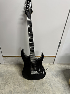 Электрогитара Ibanez (1 фото из 4)